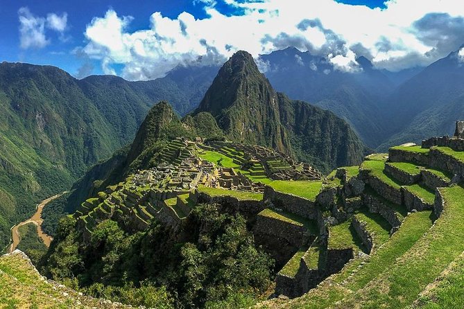 2 Day Hiking Short Inca Trail to Machu Picchu - Wiñay Wayna at 2,900 meters