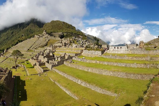 2-Day Sacred Valley & Machu Picchu Group Tour from Cusco - The train to Aguas Calientes