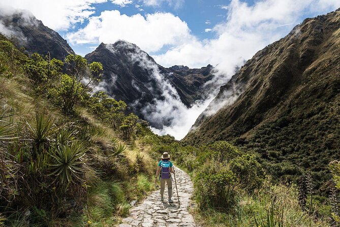 2-Day Short Inca Trail to Machu Picchu - Leaving Cusco for Km 104