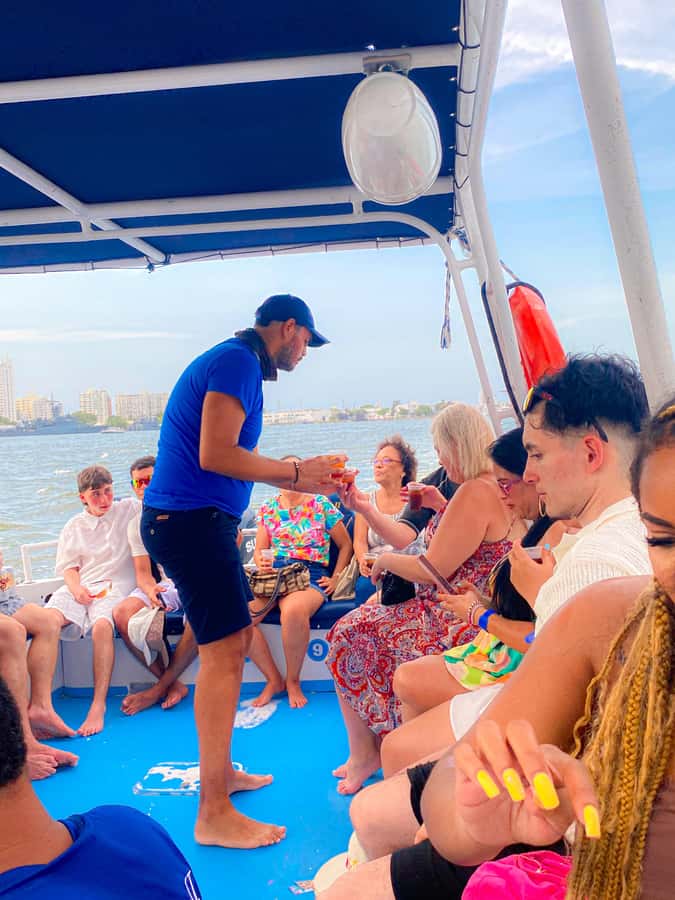 2-hour tour in Cartagena Sunset View in party boat - Passing Manga, Bocagrande, and Castillogrande