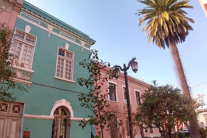 2-Hour Walking Tour of Yungay The Coolest Neighborhood in Chile - Pasaje Adriana Cousiño and the pleasure of looking up