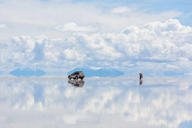 3-Day Tour to Salt Flats and Lagoons - The salt flats begin with rust and white space