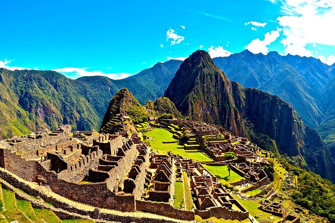 6-Day Machu Picchu Express Group Tour - Day 3: The long train ride to Aguas Calientes