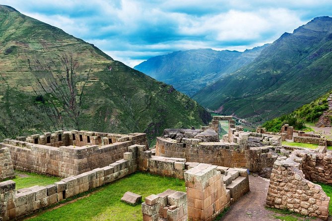 7-Day: Sacred Valley, MachuPichu, Rainbow Mountain, Humantay Lake - Day 4: Moray and the salt terraces of Maras