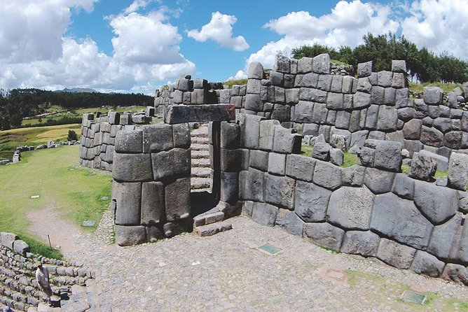 7-Day: Sacred Valley, MachuPichu, Rainbow Mountain, Humantay Lake - Day 1: Cusco temples and the four Inca sites