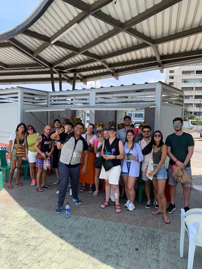 A Pearl In The Caribbean-walking tour in English - Caribbean fruit at the juice stalls