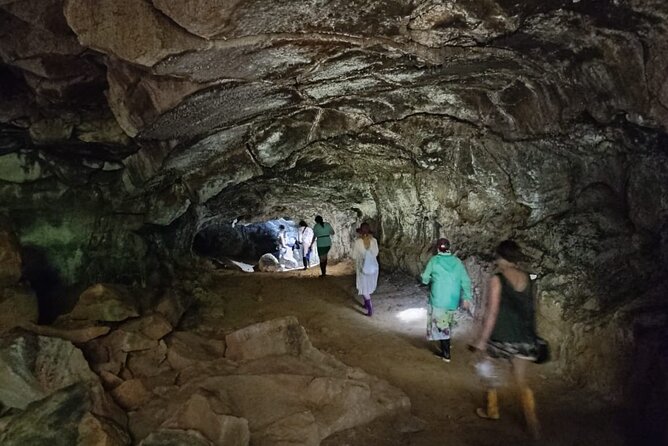 Adventure with Giant Turtles, Lava Tunnels and Craters - What to bring and wear