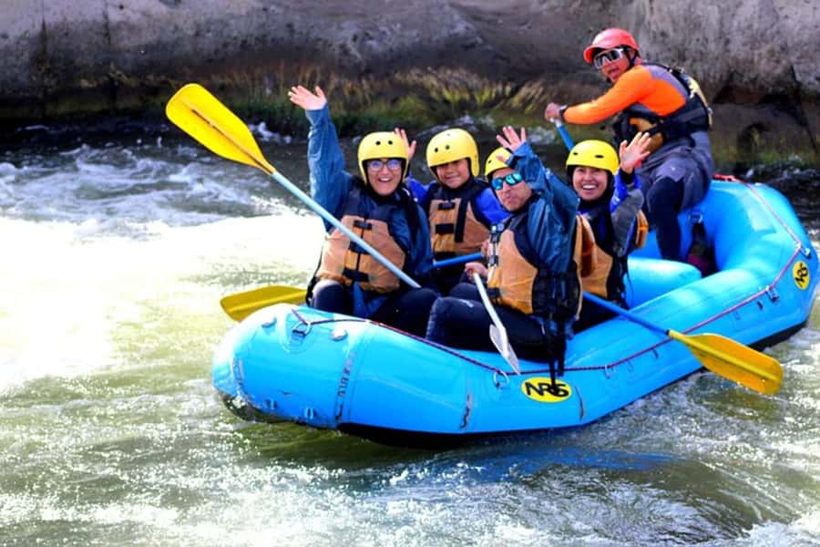 Arequipa: Chili River White Water Rafting with Hotel Pickup - Getting equipped for cold, fast water