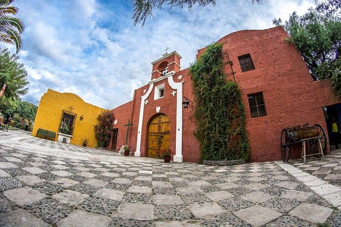 Arequipa, Historic and Colonial City and Santa Catalina Monastery - Plaza de Armas shows the city’s grand public face