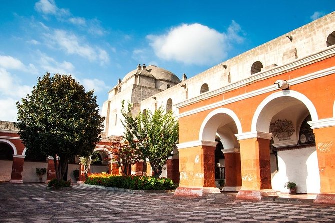 Arequipa, Historic and Colonial City and Santa Catalina Monastery - The Jesuit church adds a surprising final detail