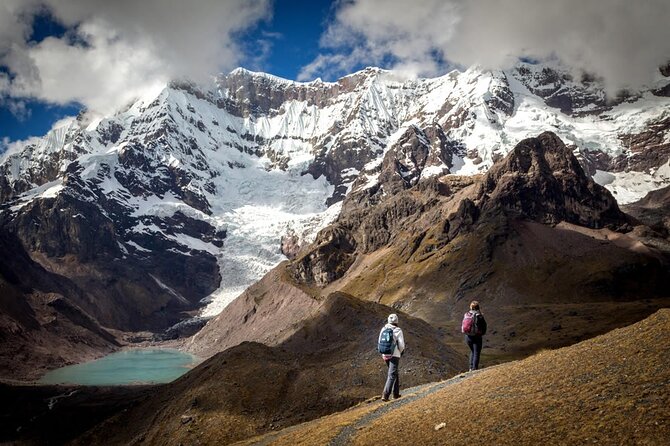 Ausangate Trek 5 Days - Day 2: Arapa Pass, green lakes, and Apacheta Pass