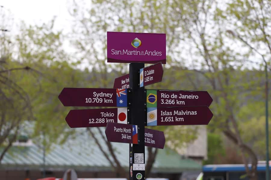 Bariloche: 7 Lakes & San Martin de Los Andes Road Trip - The guide can make or break a long drive