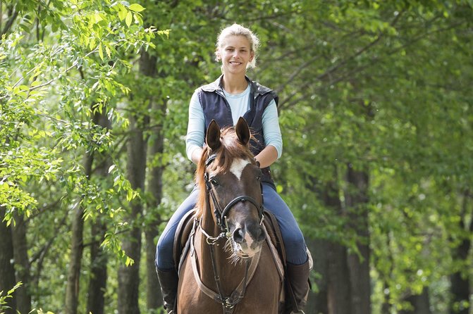 Bariloche Horseback Riding & Traditional Argentine Barbecue Tour - Arrival at the old country school