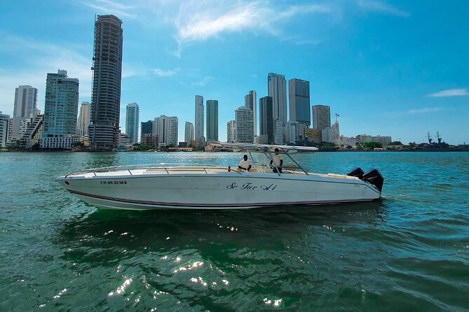 Boat rental for the Rosario Islands up to 15 people. - What the five stops add to your day