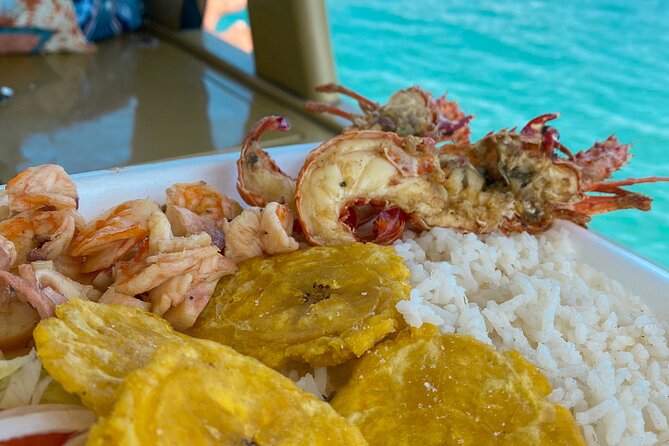 Boat rental for the Rosario Islands up to 15 people. - The main drawbacks to weigh before booking