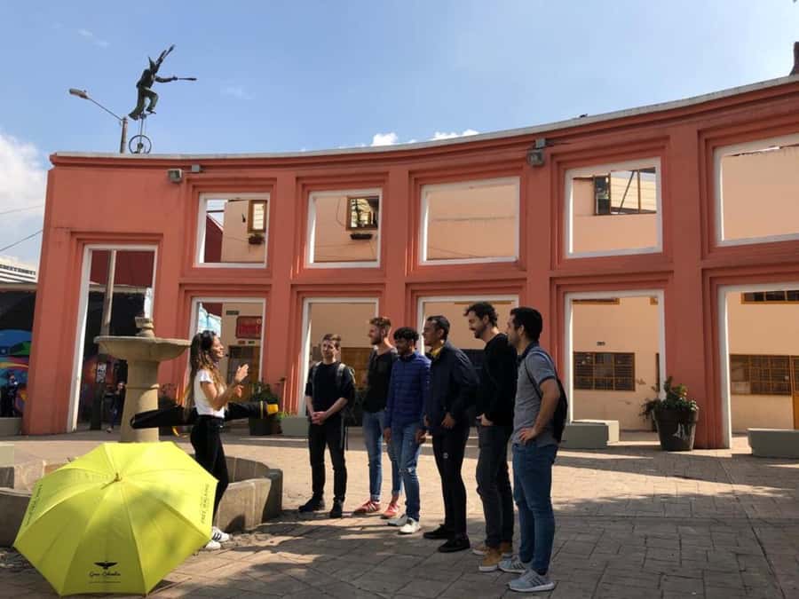 Bogotá: Guided La Candelaria Walking Tour - The guides make the biggest difference