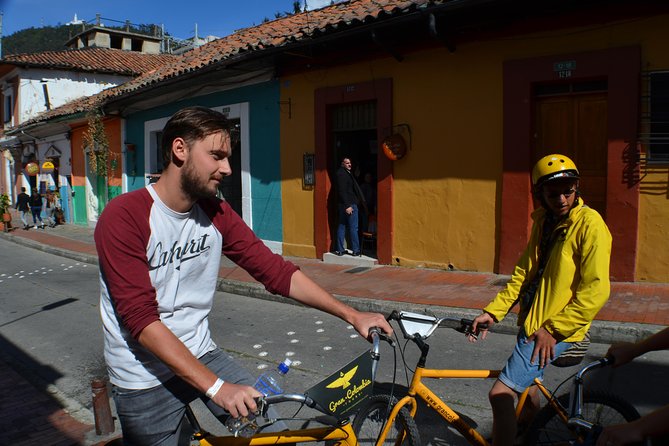 Bogotá Private Bike Tour with Transportation - National Park, half forest and half gathering place