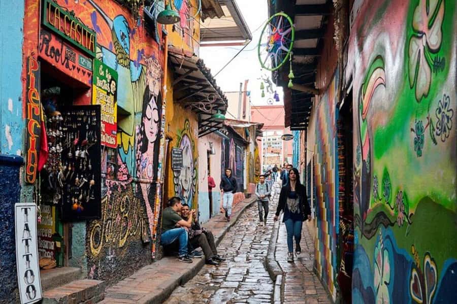 Bogotá: Private City Tour, Monserrate, Emerald and Botero - La Candelaria and the Political Center of Bogotá