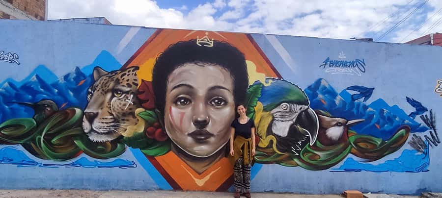 Bogotá´s Barrios: El Paraíso Favela Tour with Cable Car - Community projects and the bigger picture