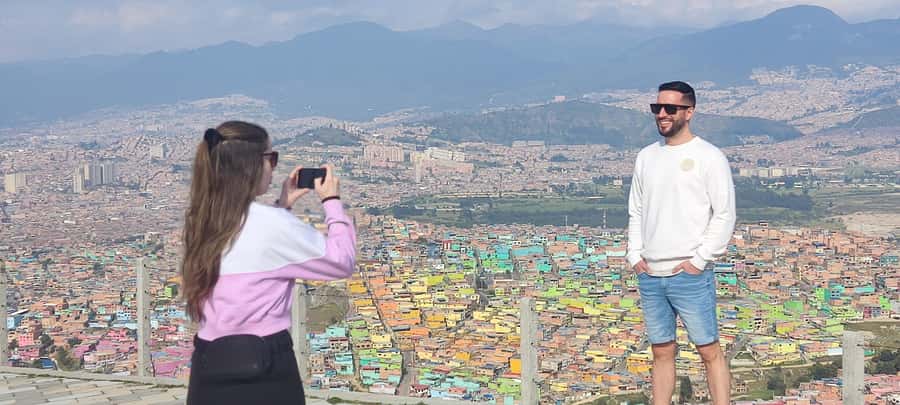 Bogotá´s Barrios: El Paraíso Favela Tour with Cable Car - The city view from above