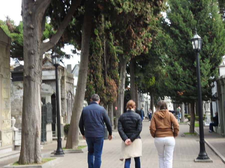 Buenos Aires: City Highlights Guided Tour with Transfer - Retiro connects the city’s different districts