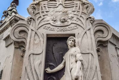 La Recoleta Cemetery Guided Tour in English