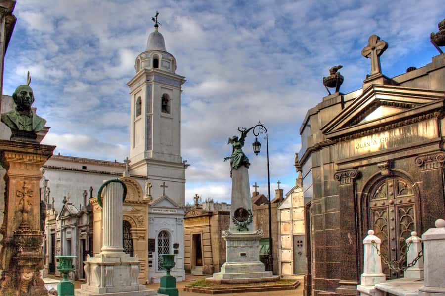 Buenos Aires: Recoleta Neighborhood Walking Tour - Eva Perón’s crypt and the stories behind the marble
