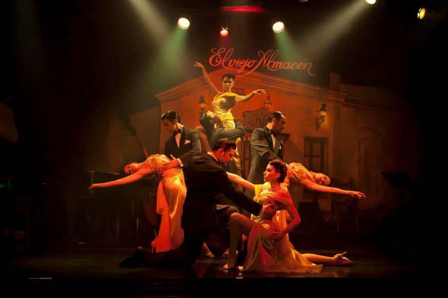 Buenos Aires: Tango Show at El Viejo Almacen - The performance: four dance couples and a live quintet