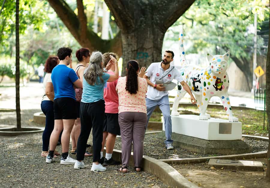 Cali: City Tour - Meeting the Cats of the River