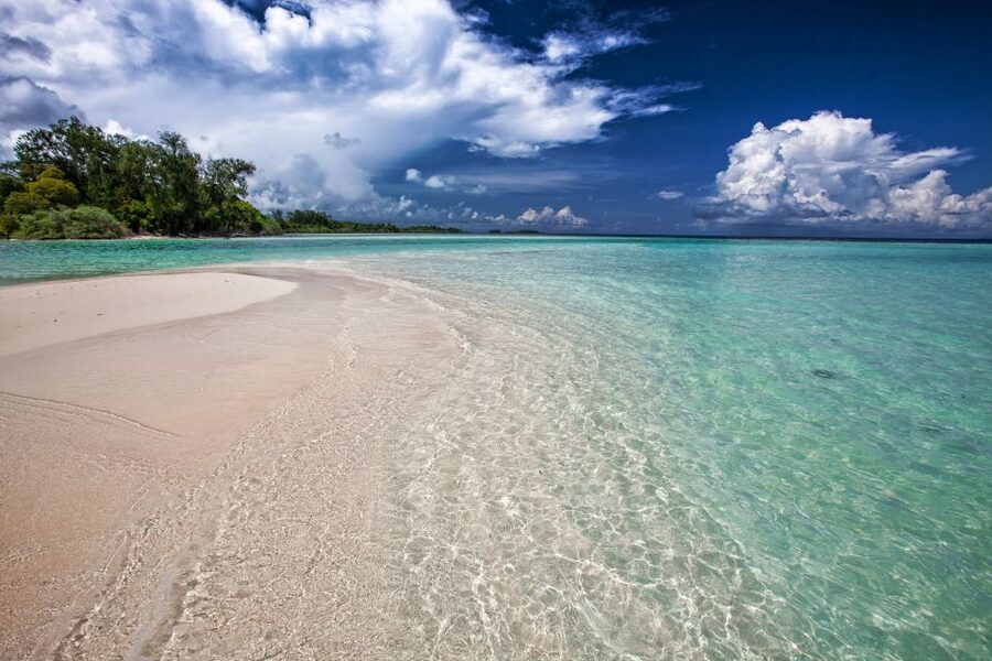 Cartagena: 5 Islands Boat Tour with Lunch, Snorkeling, & Bar - Agua Azul and the late beach stop