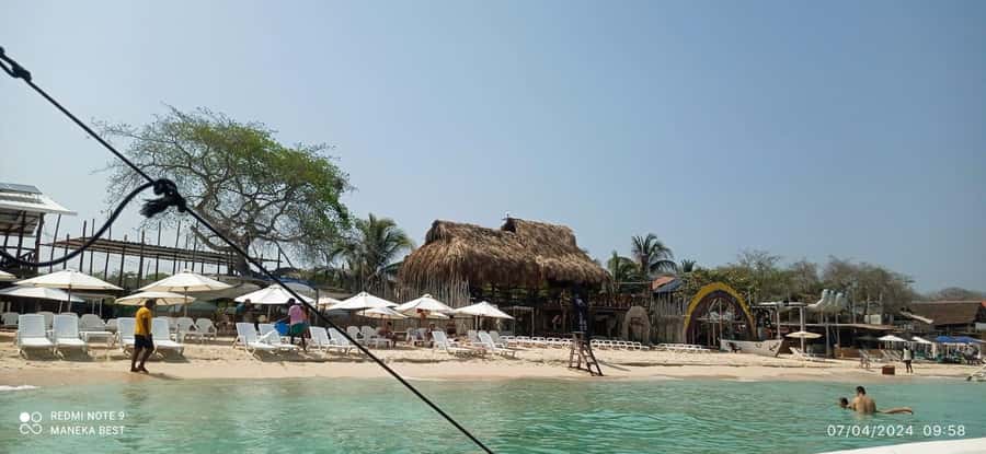 Cartagena: Barù Island Playa Blanca with Lunch - Swimming, walking, and optional beach activities