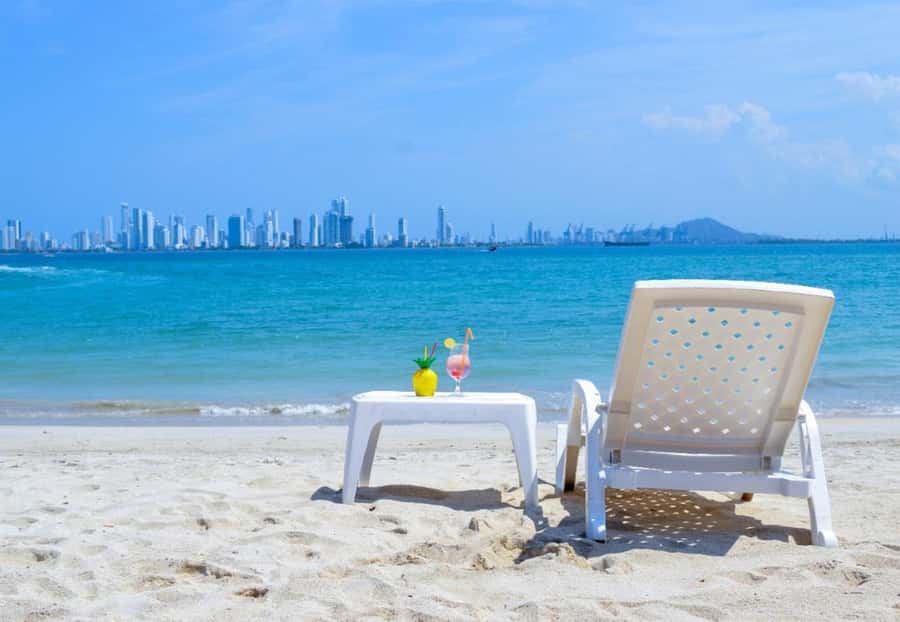 Cartagena: BEACH DAY ON TIERRA BOMBA ISLAND PUNTARENA - What the speedboat ride is really like