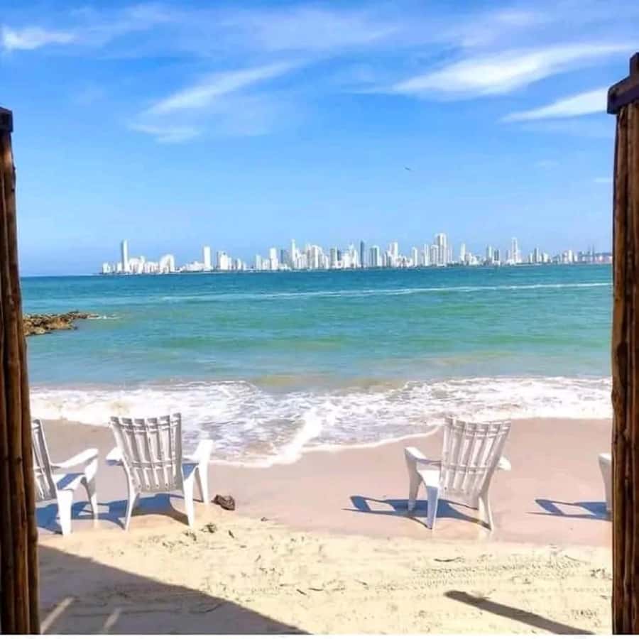 Cartagena: BEACH DAY ON TIERRA BOMBA ISLAND PUNTARENA - Choosing your place to sit