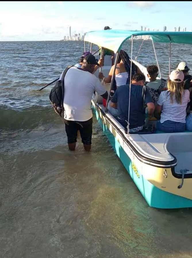 Cartagena: BEACH DAY ON TIERRA BOMBA ISLAND PUNTARENA - Booking details worth knowing