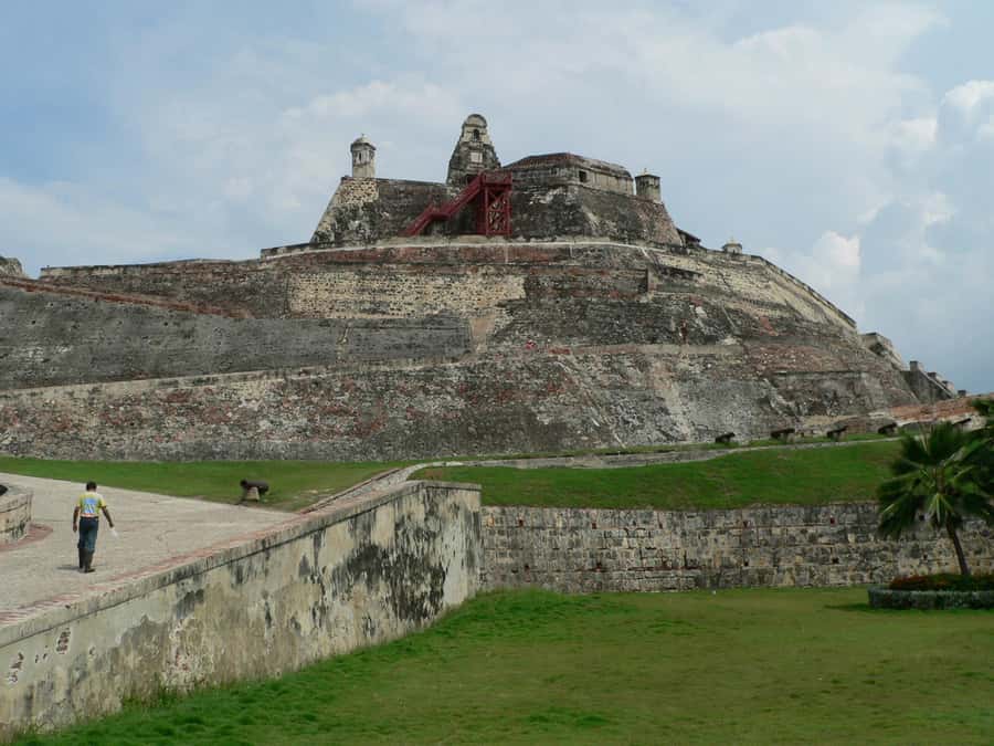 Cartagena: BILINGUAL CITYTOUR + SAN FELIPE CASTLE & Old city - How much value do you get for $29?