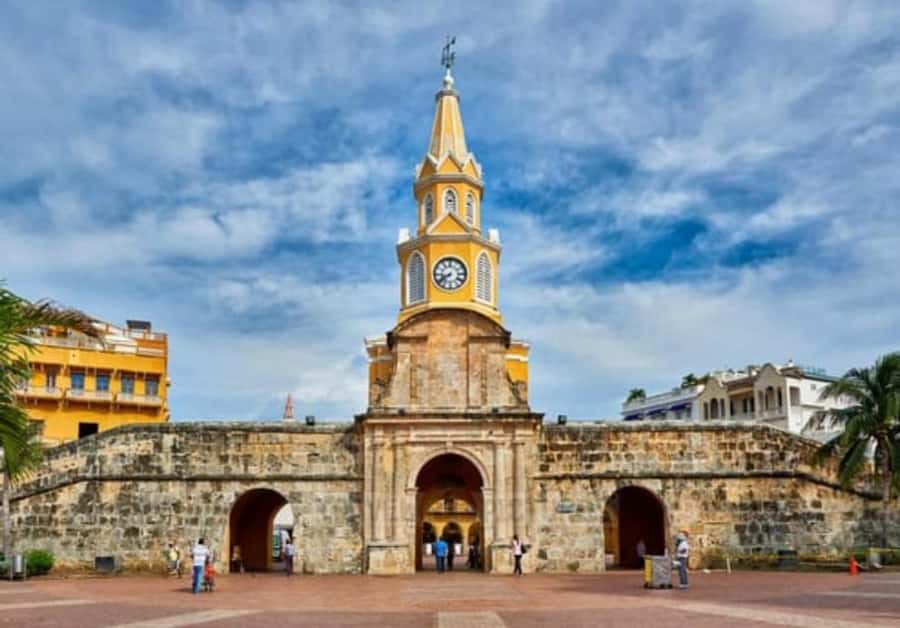 Cartagena: BILINGUAL CITYTOUR + SAN FELIPE CASTLE & Old city - Pickup from Centro, Bocagrande, and the beach districts