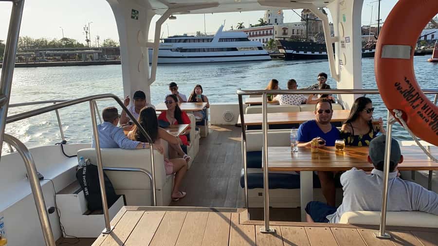 Cartagena: Cruise by the Bay with Dinner and Wine - Key points to know before booking