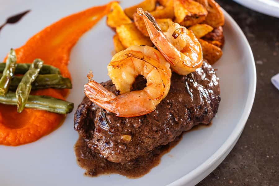 Cartagena: Cruise by the Bay with Dinner and Wine - Useful booking and timing advice