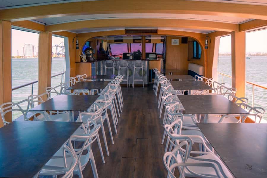 Cartagena: Cruise by the Bay with Dinner and Wine - Who will enjoy this cruise most