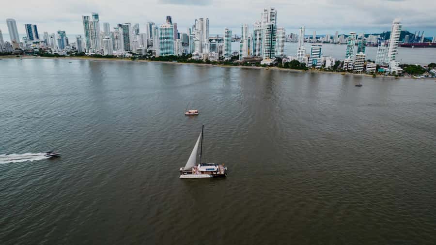 Cartagena de Indias: 2-Hour Sunset Cruise - The return trip becomes more social