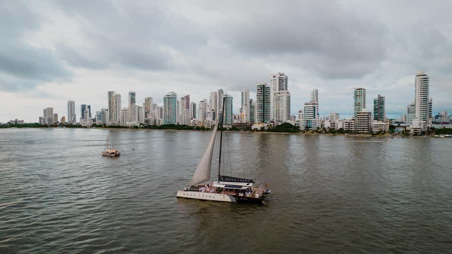 Cartagena de Indias: 2-Hour Sunset Cruise - What the $31 price really covers