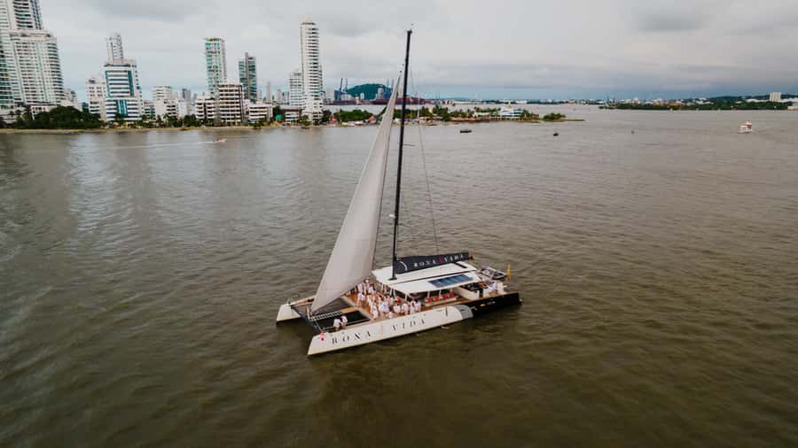 Cartagena de Indias: 2-Hour Sunset Cruise - Practical tips for a better evening