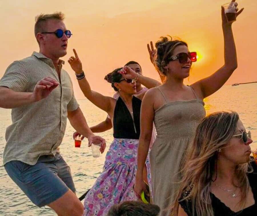Cartagena de Indias: Sunset Cruise Open Bar with Dance Show - Boarding the Bequia and the short safety briefing