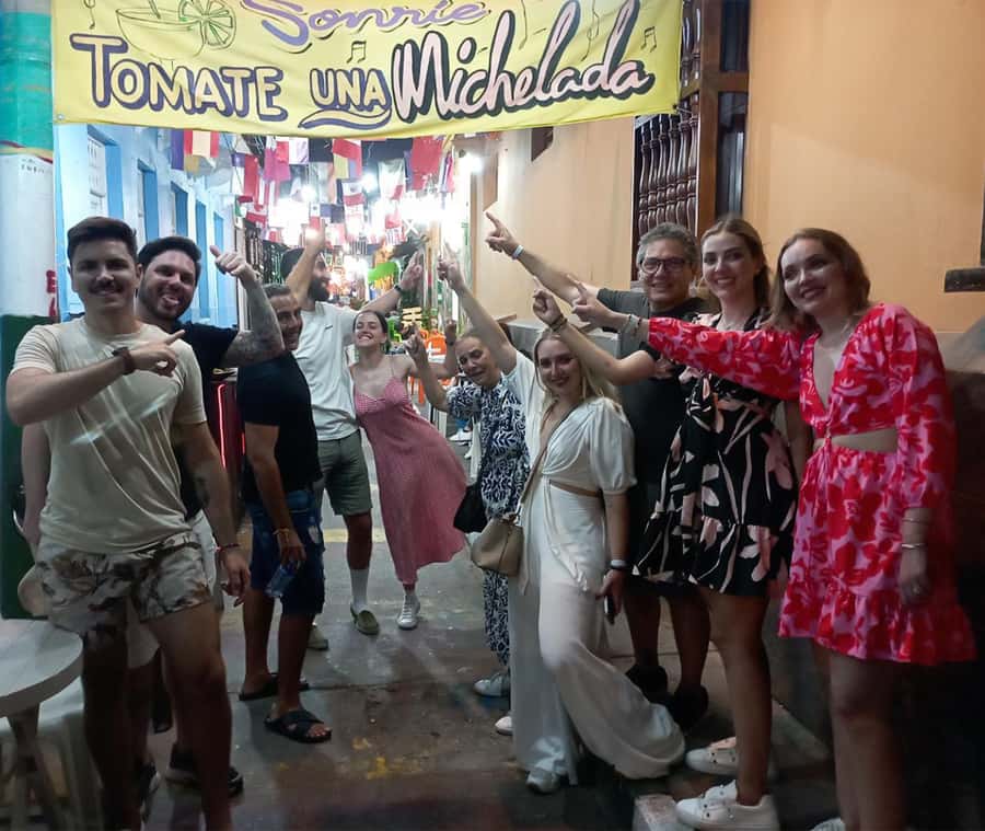 Cartagena: Historic Center and Getsemaní Shared Walking Tour - Who should book this walk?