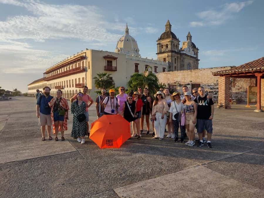 Cartagena: Historic Center and Getsemaní Shared Walking Tour - Bastions, pirates, and the walls of Cartagena