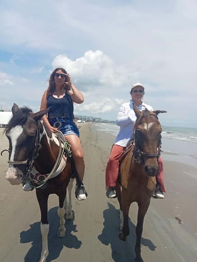 Cartagena: Horse Riding on the Beach with Photos and Lunch - Timing, weather, and practical planning