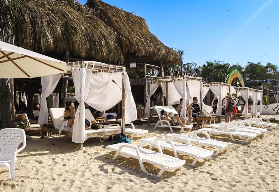 Cartagena: Isla Baru Beach Club at Playa Blanca - Five hours of sand, water, and beach-club time