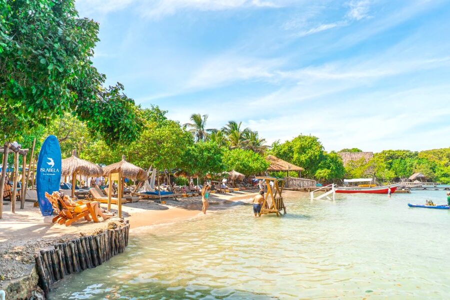 Cartagena: Islabela Islands Boat Trip with Lunch & Cocktail - What the $94 price really covers