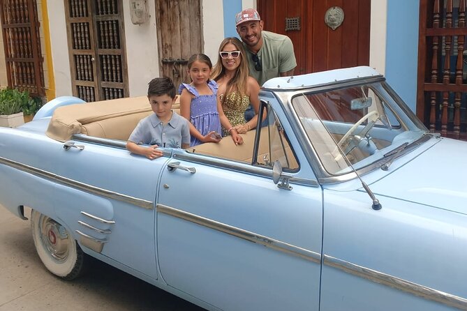 Cartagena Luxury Classic Car Tour + Bilingual Historian Guide - Las Bóvedas and the story of defense