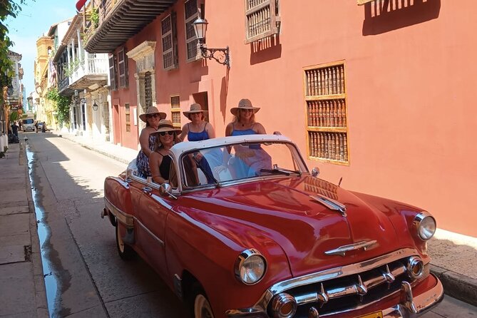 Cartagena Luxury Classic Car Tour + Bilingual Historian Guide - The right guide option is the most important detail